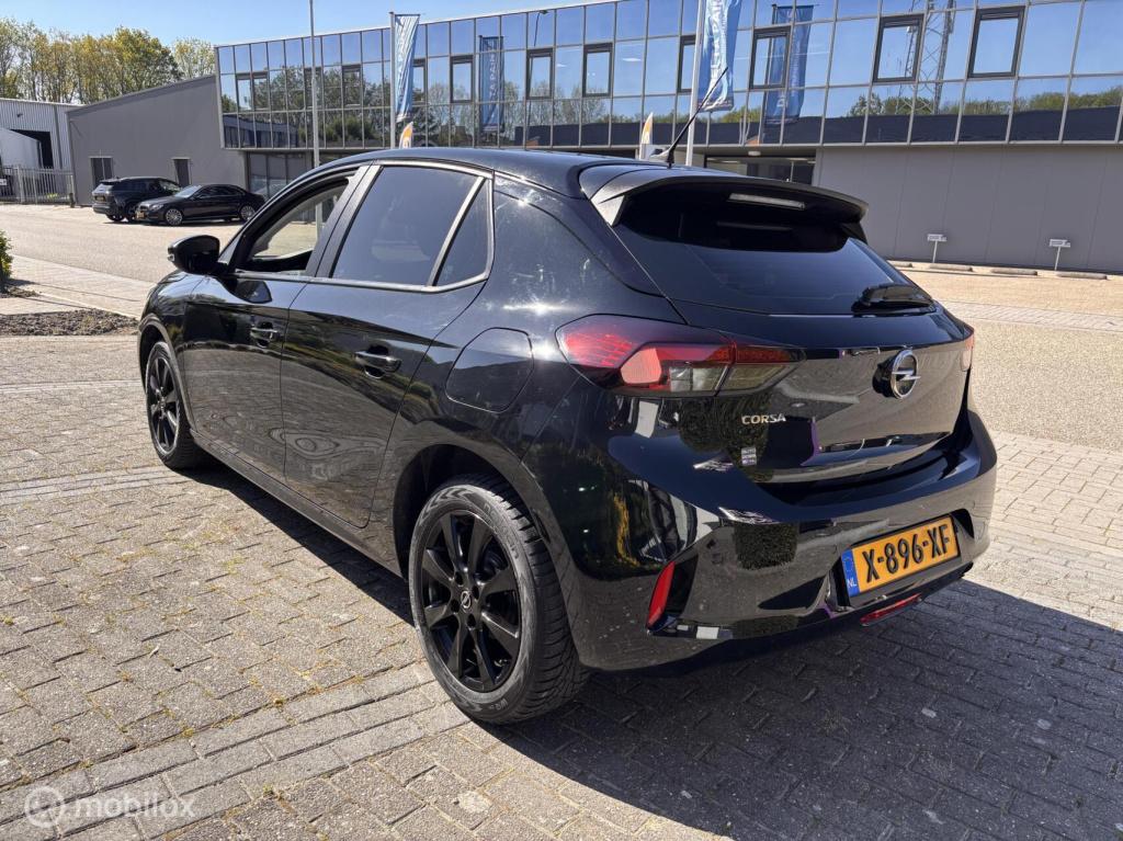 Opel Corsa 1.2 black line + nw d.riem