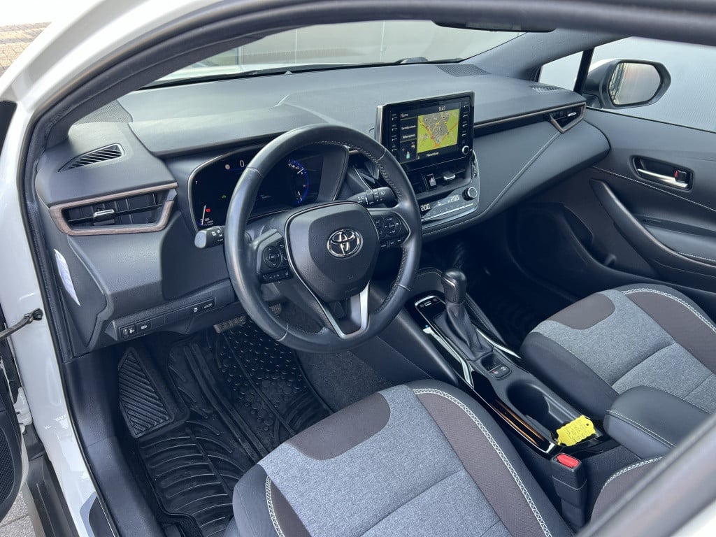 Toyota Corolla Touring Sports 1.8 hybrid trek