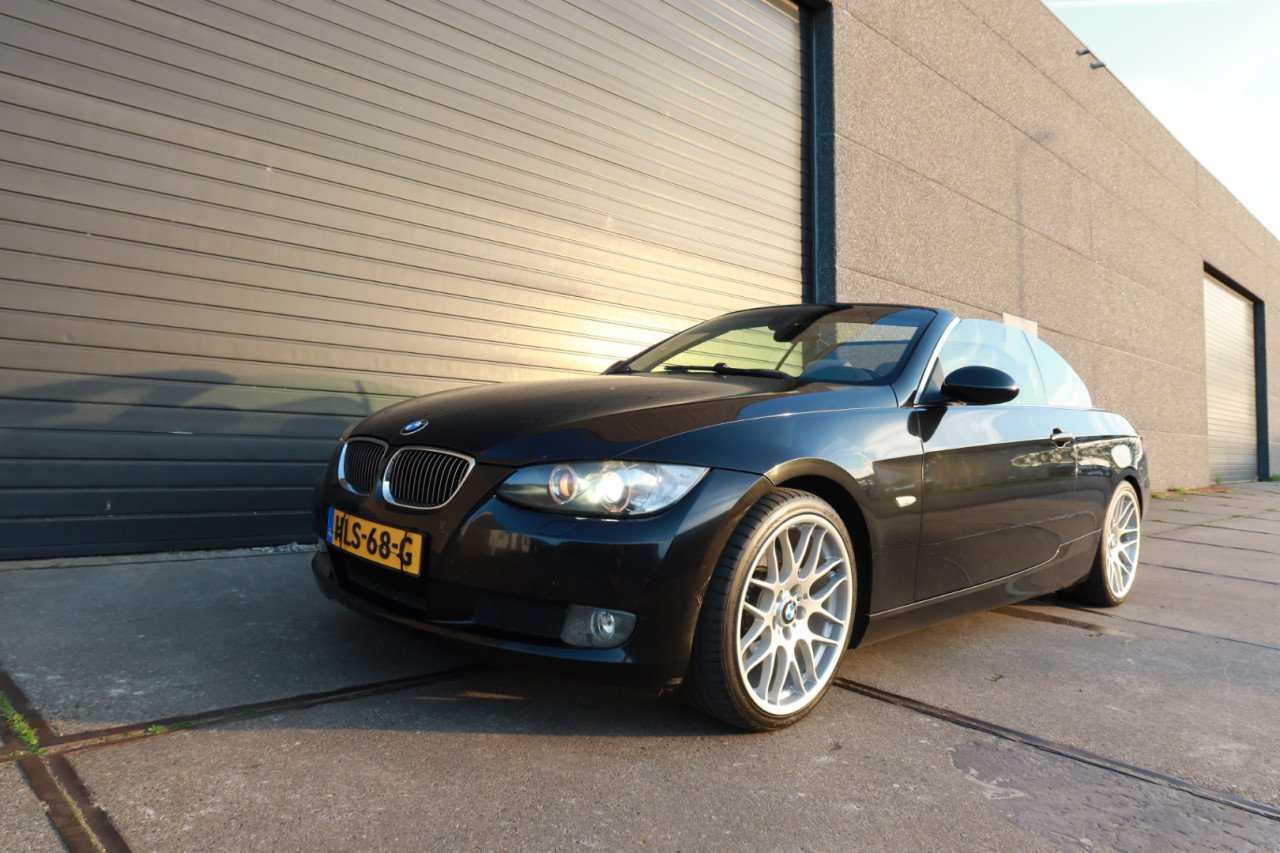 BMW 325i Cabriolet high executive 145DKM 2007