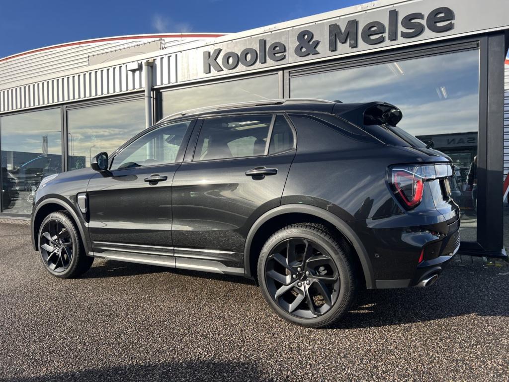 Lynk & Co 01 1.5td 261pk plug in hybrid black edition , pano dak , 360gr ca