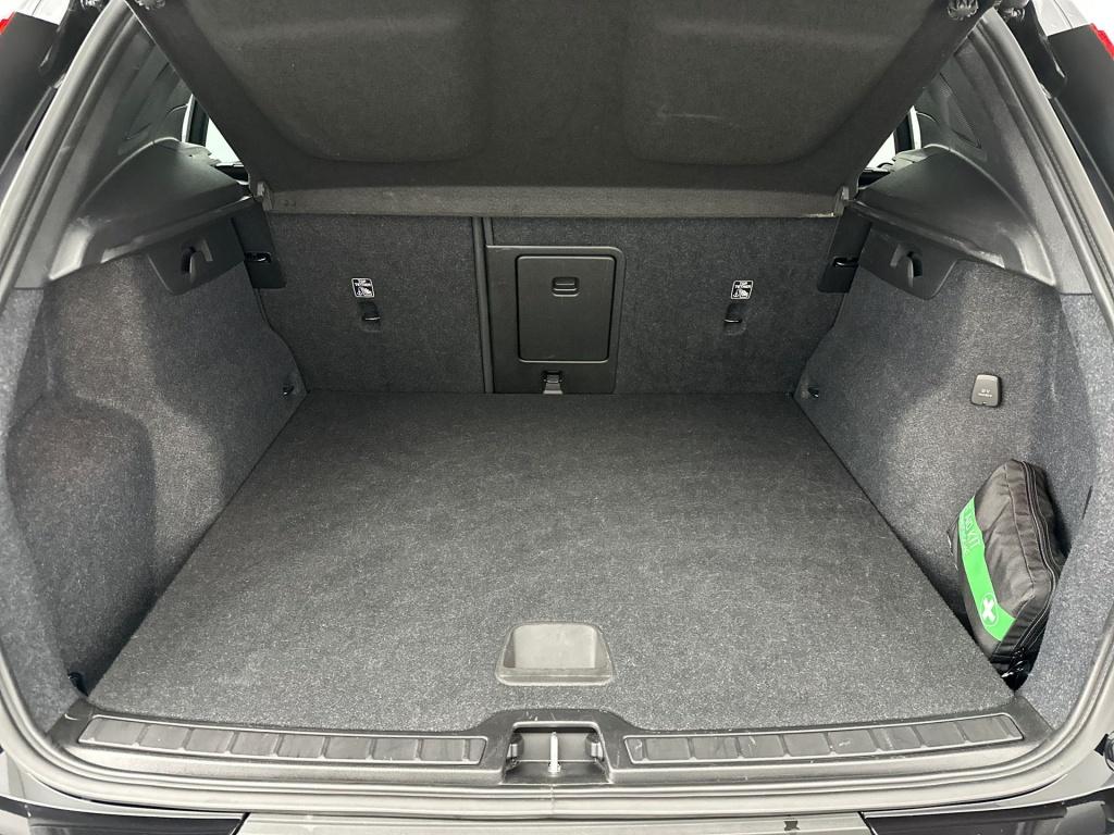 Volvo XC40 t5 262pk recharge ultimate dark| full options !! facelift