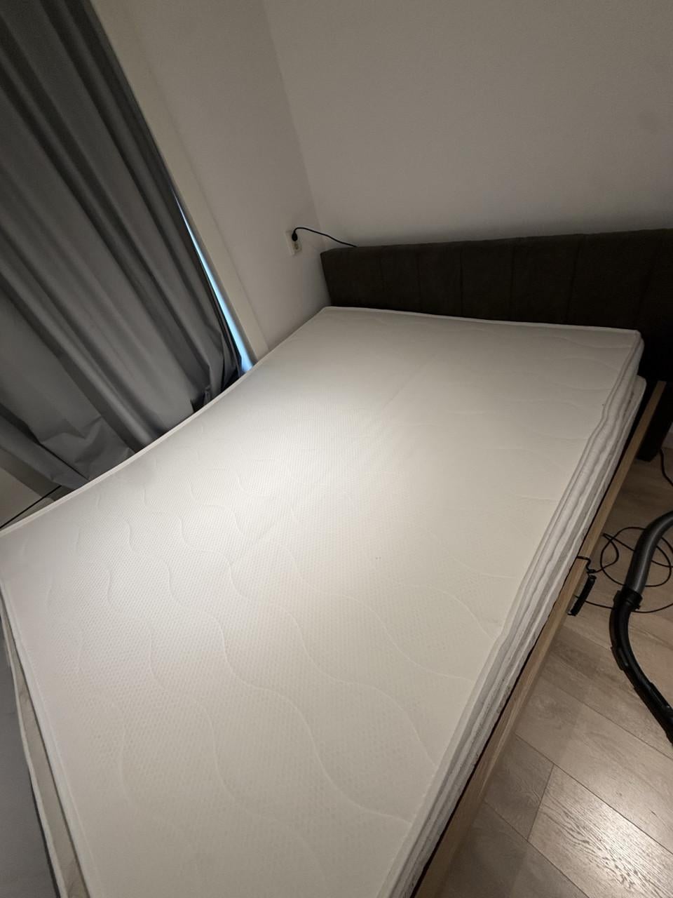 Bed van Meubella elektrisch verstelbare bodem – Zeer goede staat