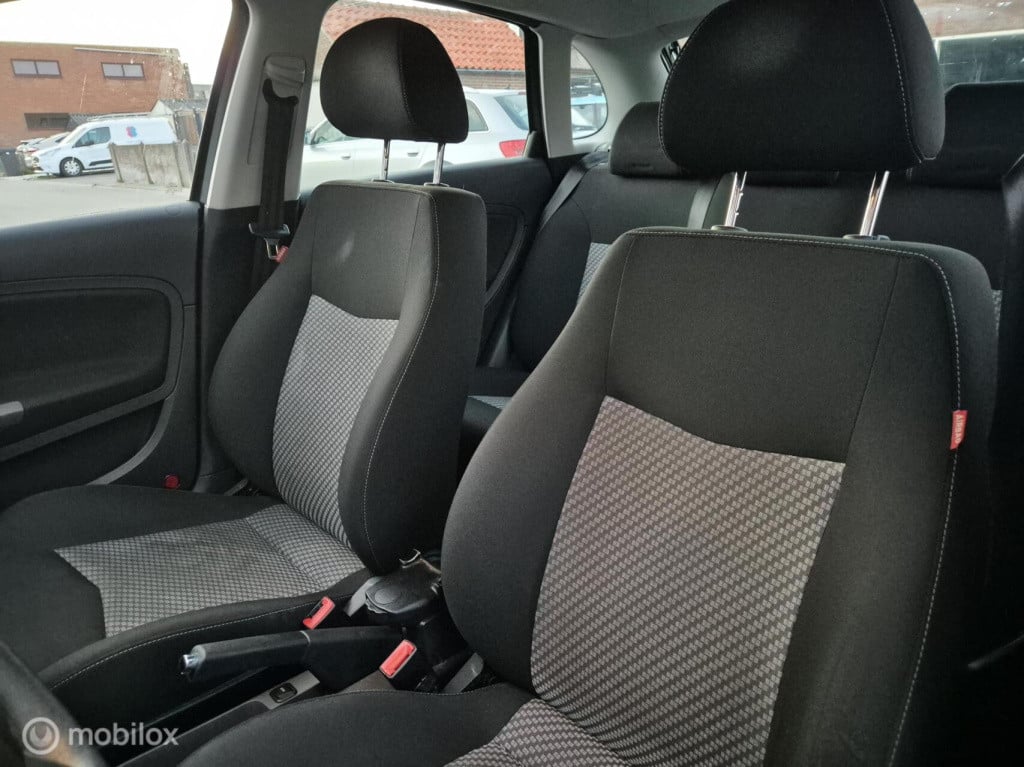 Seat Ibiza 1.6-16v freestyle / 5- deurs / cruisecontrol / airco