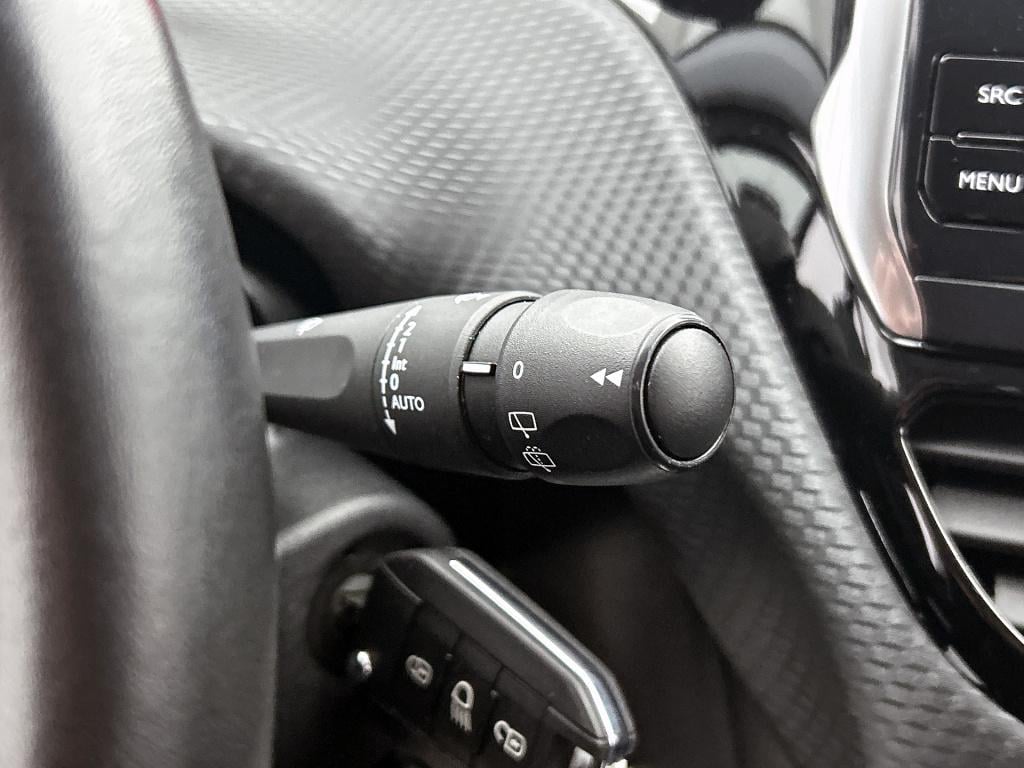 Peugeot 2008 110 pk signature | rijklaar | navigatie | parkeersensoren | lm