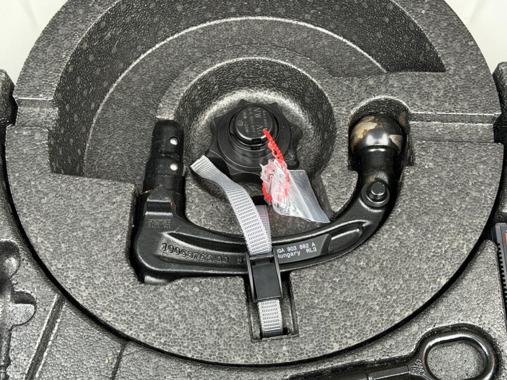 Volkswagen T-roc 1.5 tsi 150pk dsg r-line | trekhaak | camera | keyless | e