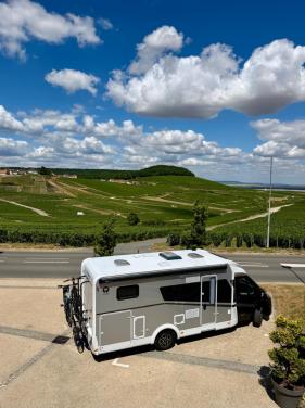 Schiterende 4 pers camper huren nog in oktober of 2027 ? Te huur 4p camper!