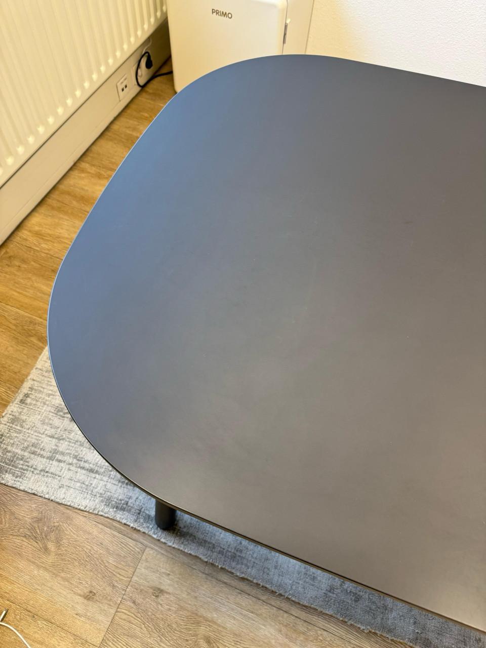 IKEA tafel mat zwart 160x95cm. Mat zwart In goede staat