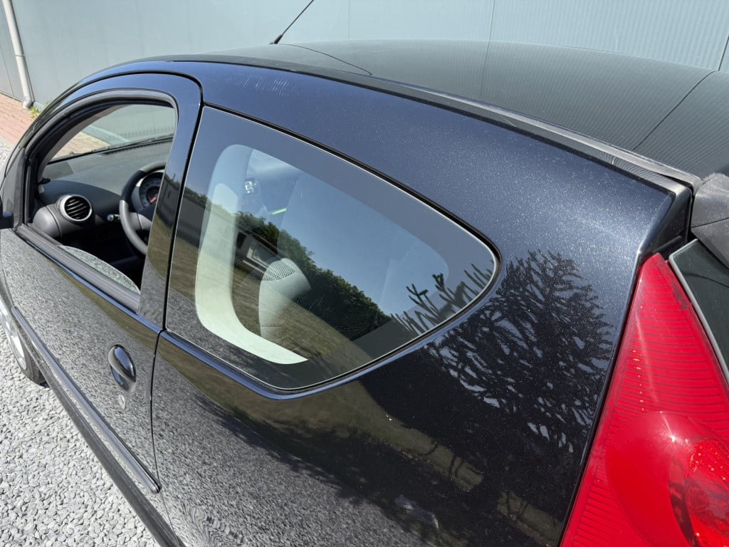 Peugeot 107 1.0-12v xs airco 3-drs