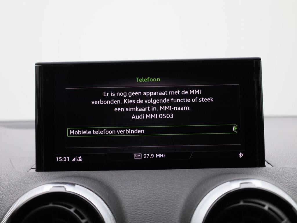 Audi Q2 35 tfsi pro line | panoramadak | stoelverwarming | leder | camera |