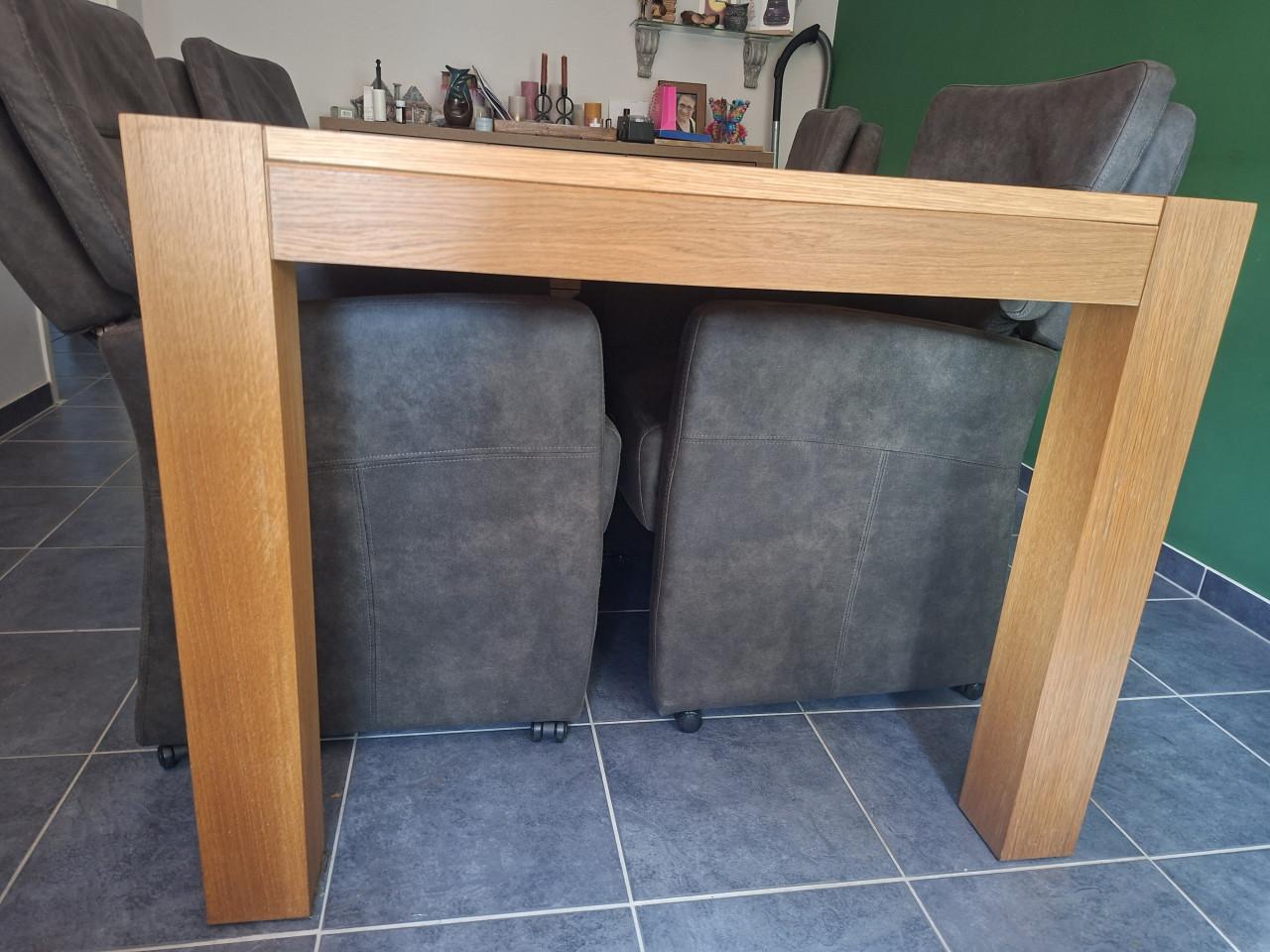 Eettafel van wit eikenhout