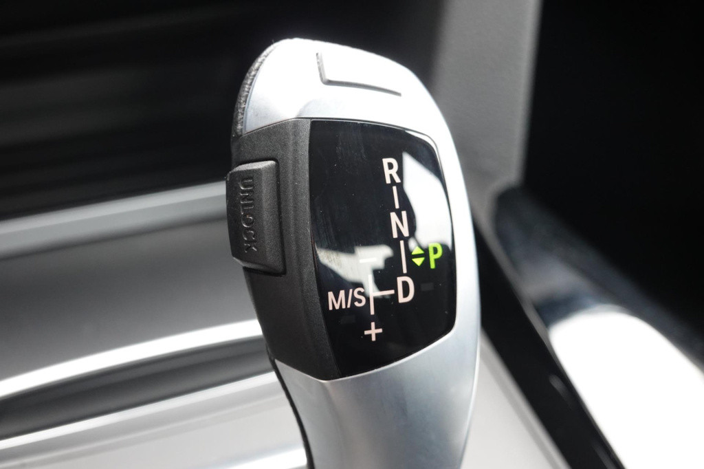 BMW 3-serie 320i executive