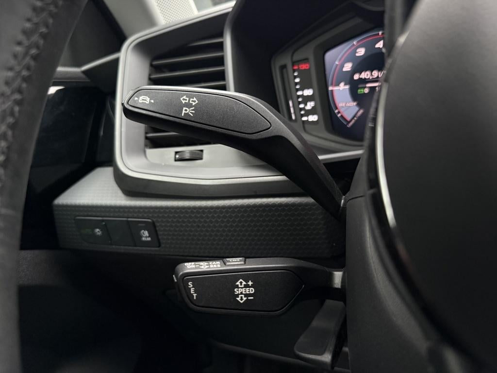 Audi A1 Sportback 30 tfsi pro // s-line exterieur //