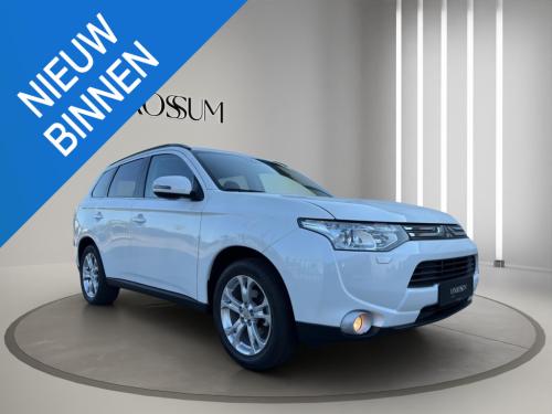 Mitsubishi Outlander 2.0 intense+ | 9 persoons | leder | | schuif/kanteldak