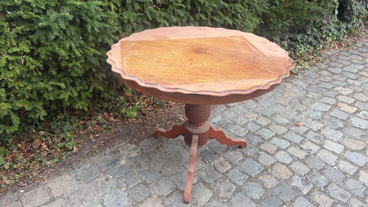 Antiek tafelrje