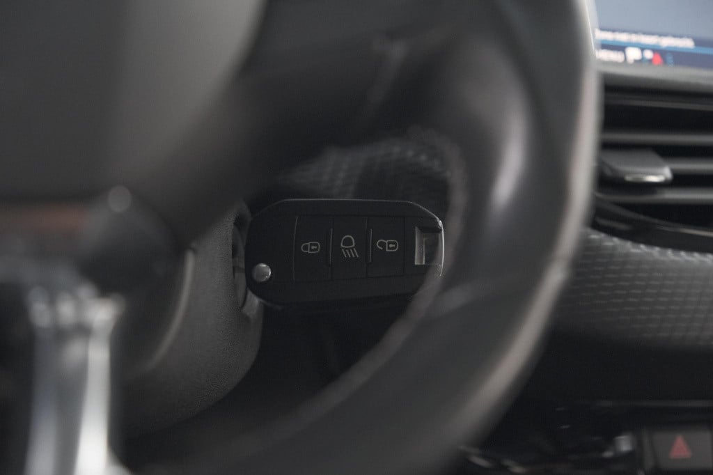 Peugeot 2008 puretech 130 gt-line | trekhaak | camera | apple carplay | par