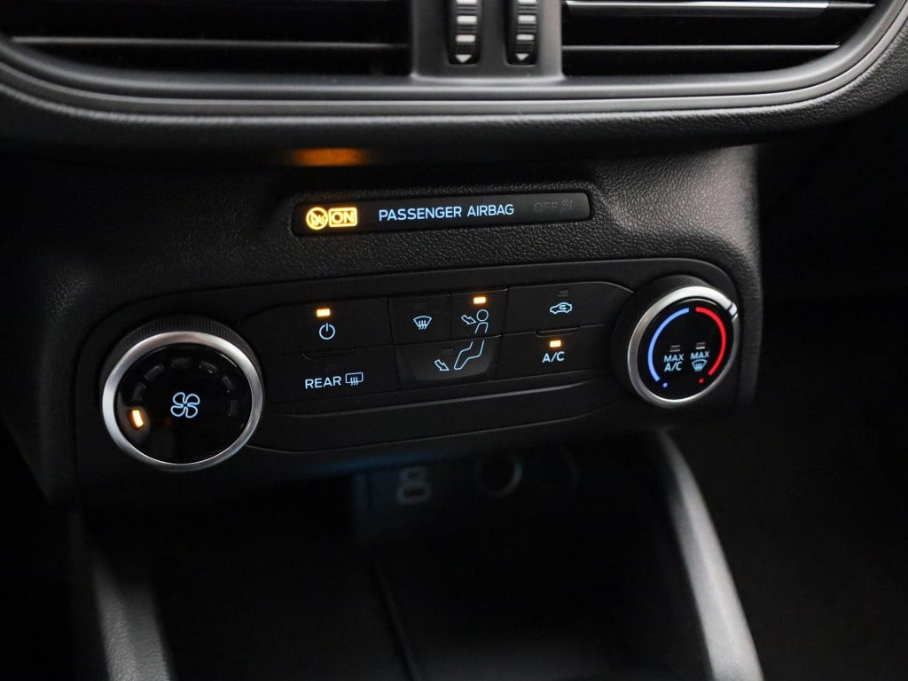 Ford Focus wagon 1.0 ecoboost hybrid connected | navigatie | cruise control