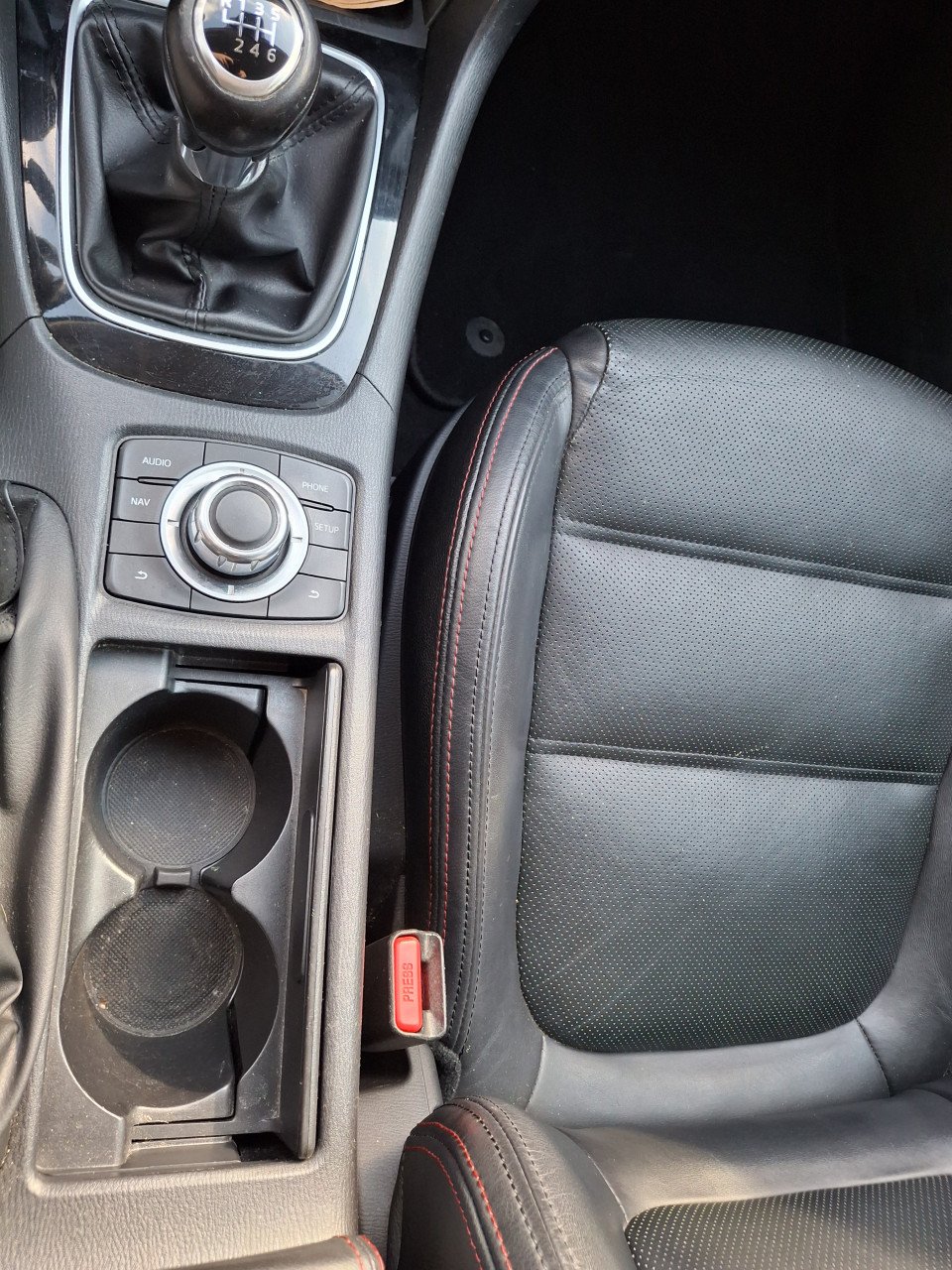 Mazda 6 sportbreak 2.0 SkyActiv rood metallic leder