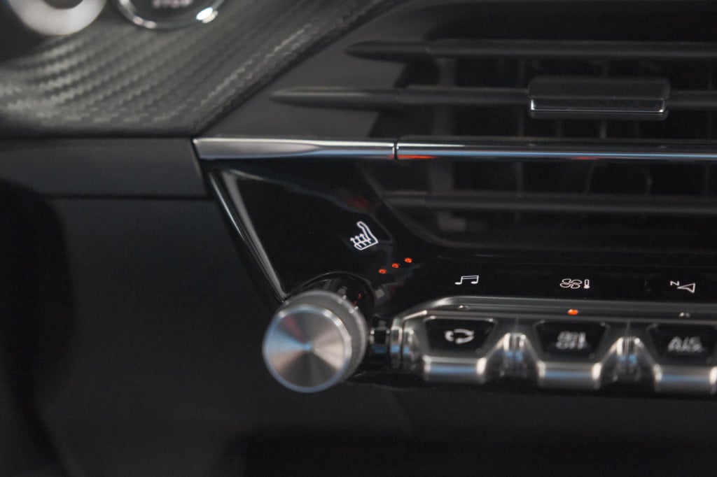 Peugeot 208 puretech 100 gt | camera | dodehoekdetectie | apple carplay | s