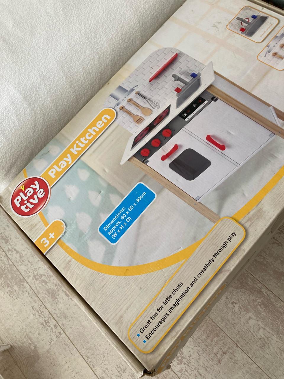 Nieuwe speelgoed keuken