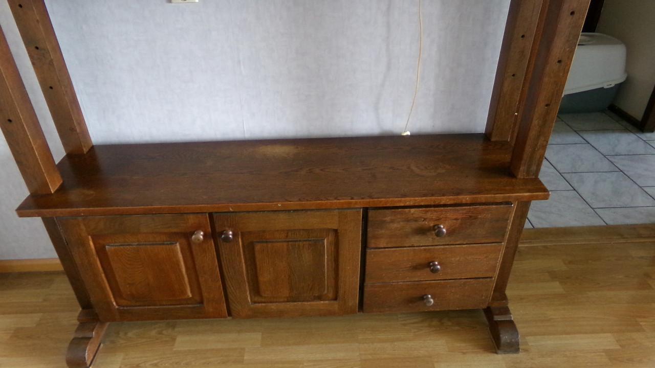 Massief eiken kast en massief eiken eethoek met zes stoelen