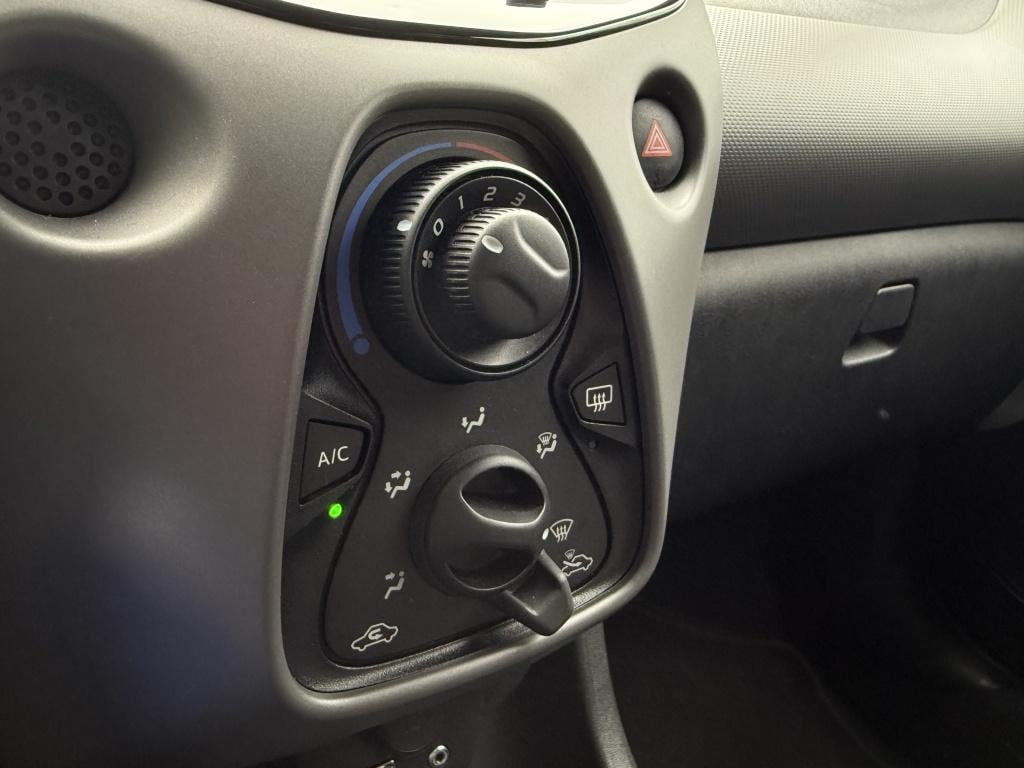 Peugeot 108 1.0 e-vti active // apple carplay android auto //