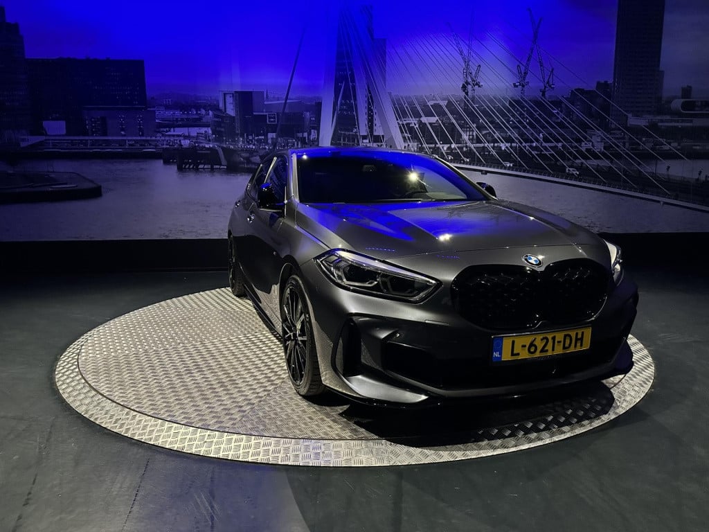 BMW 1 Serie m135i xdrive high executive *keyless*19inch*comfortpackproff*