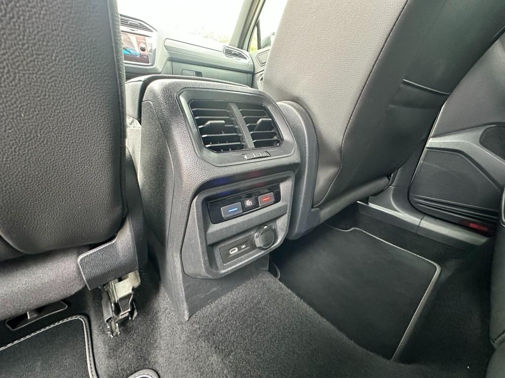 Volkswagen Tiguan 1.5 tsi r-line business+ trekhaak camera 20'' black style