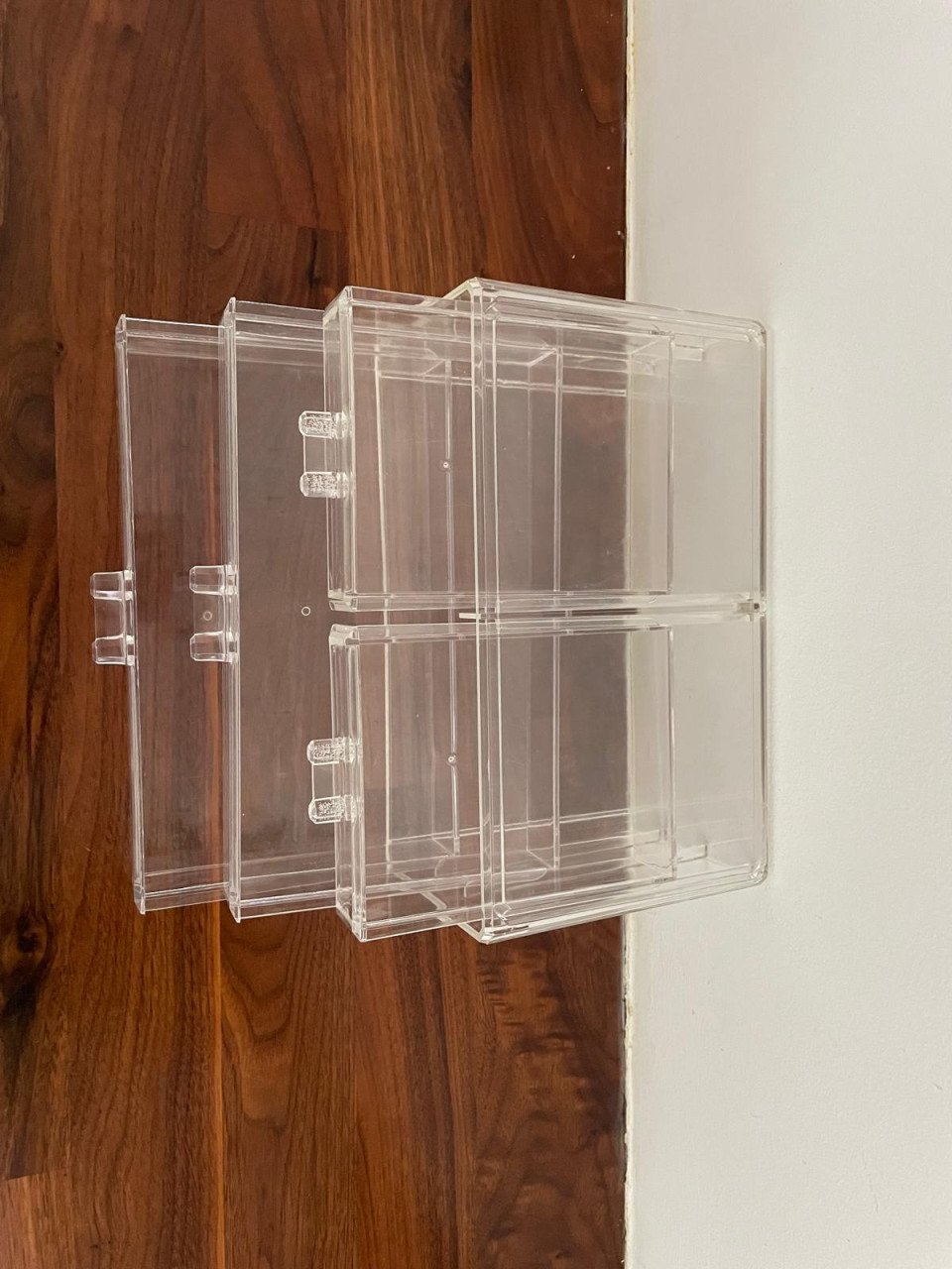 Make-up organizer