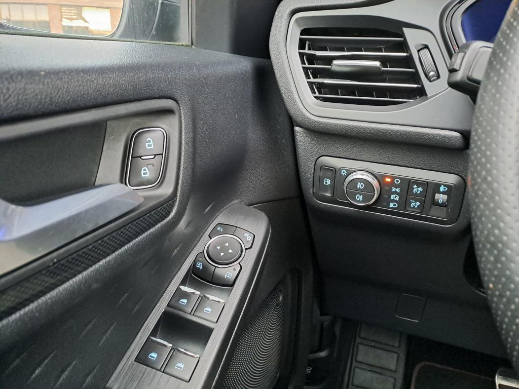 Ford Kuga 2.5 phev st-line | apple carplay & android auto | parkeersensoren