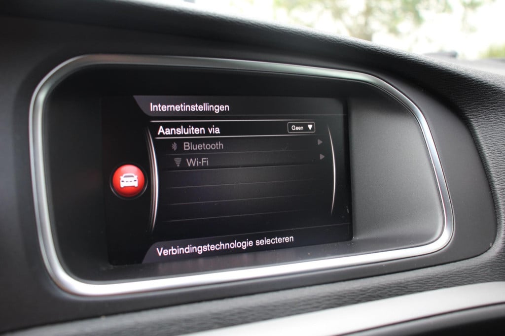 Volvo V40 2.0 t2 momentum - navi - cruise - grootlicht ass - led - pdc - st