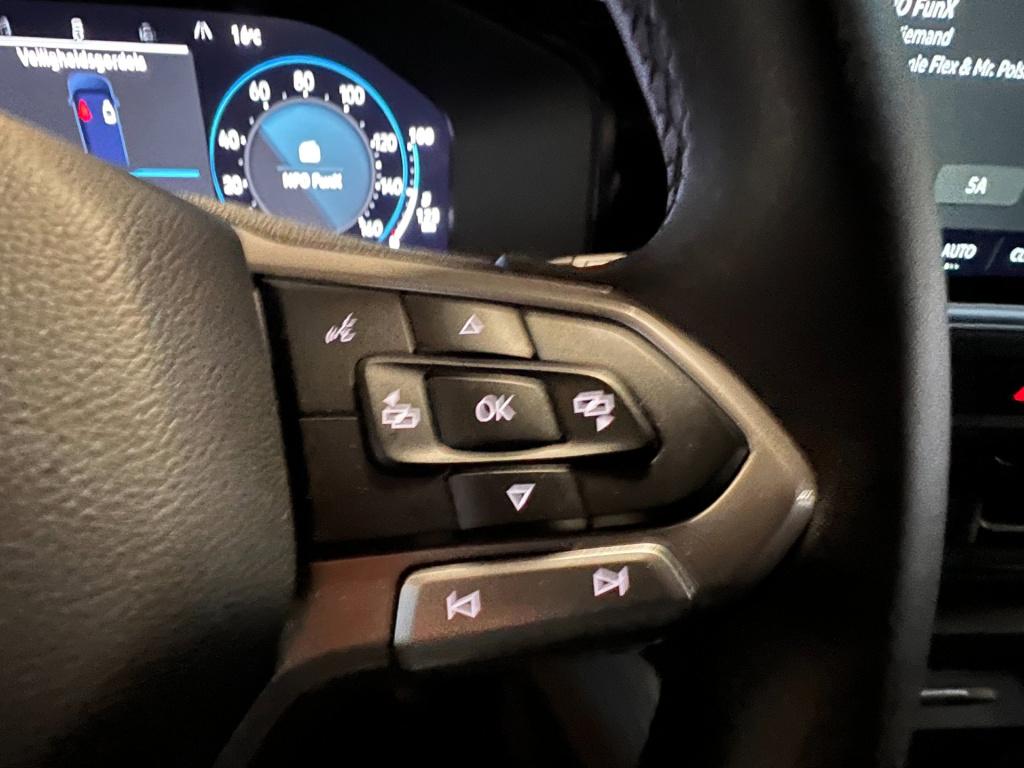 Volkswagen E-transporter 32 l2h1 bulli 64 kwh bulli 285pk, trekhaak enz..