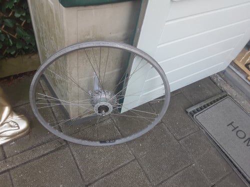 28 inch shimano voorwiel, naafdynamo, rollerbrake rem
