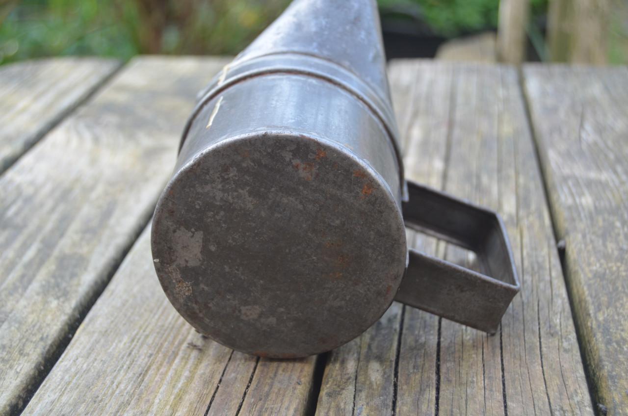 4 Tinnen kannen / maatbekers diverse maten