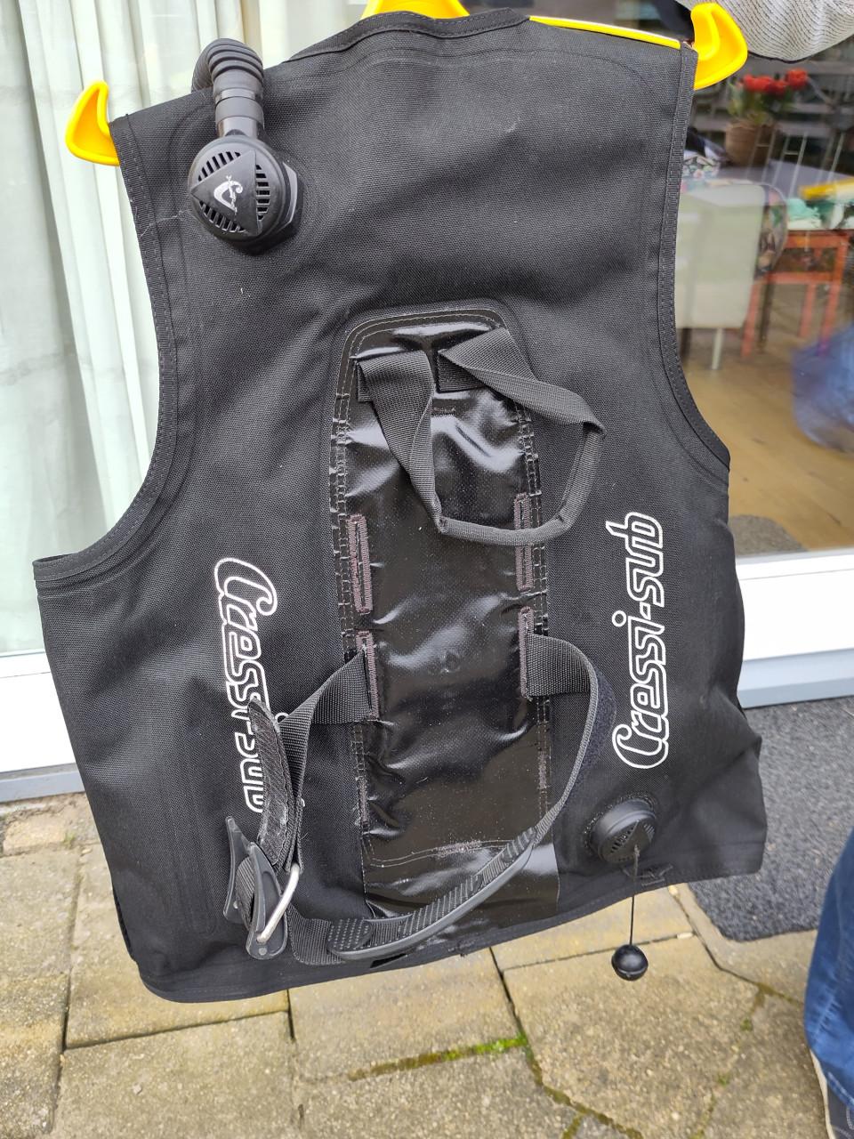 Duikset te koop: fles (gekeurd), Cressi jacket en Scubapro ademautomaat