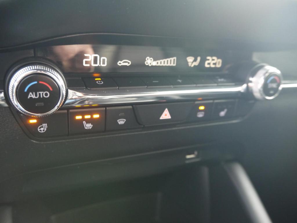 Mazda 3 2.0 e-skyactiv-x m hybrid 180 comfort met bose& leer|rijklaar