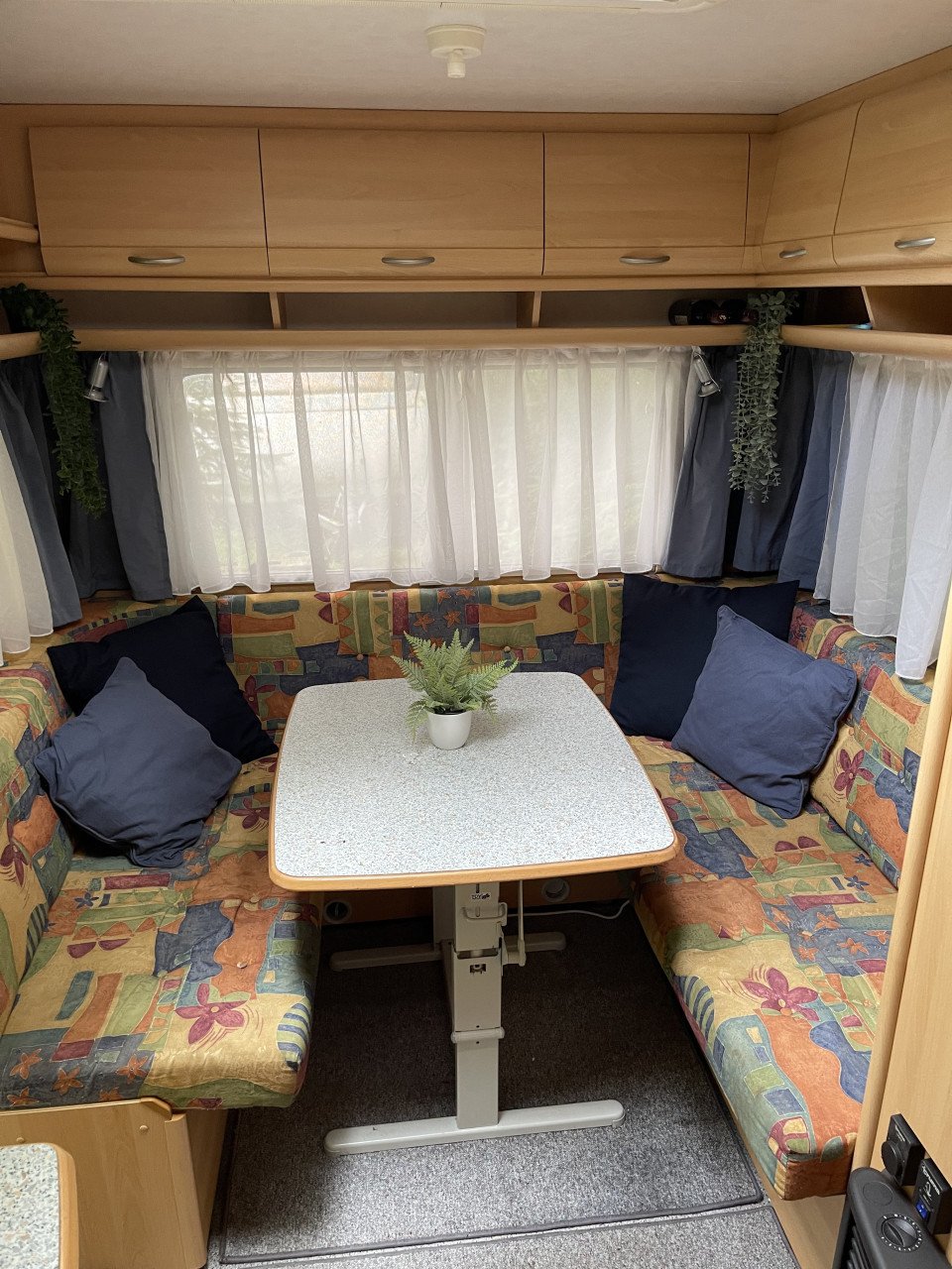 Dethleffs 460 | vast bed | voortent | evt. mover luifel