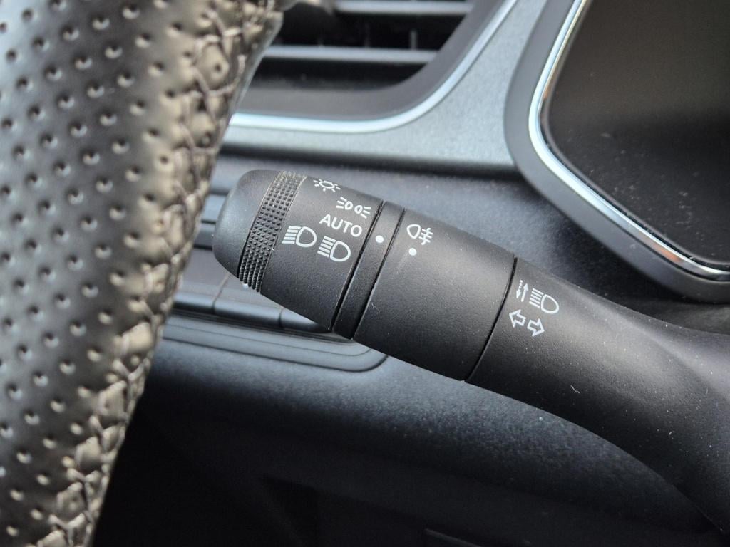 Renault Captur 1.3 mild hybrid edc automaat 160 techno camera, stoel/stuur 