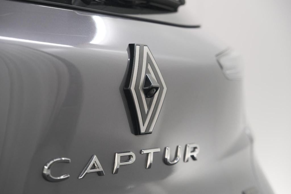 Renault Captur 1.6 e-tech full hybrid 145 techno | camera | navigatie | app