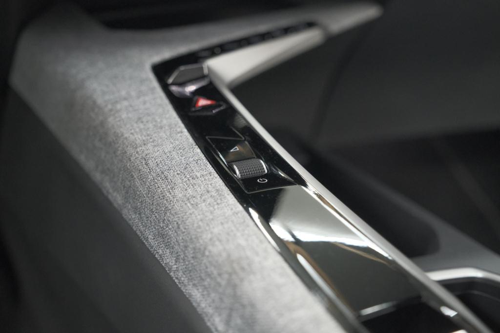 Peugeot 5008 hybrid 136 e-dcs6 allure | 7 zitplaatsen | camera | stoelverwa