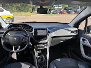 Peugeot 2008 1.2 puretech 110pk s&s urban cross