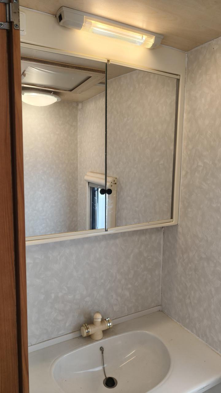 Weippert 655  2000 bj-  Ideale caravan voor seizoenplaats