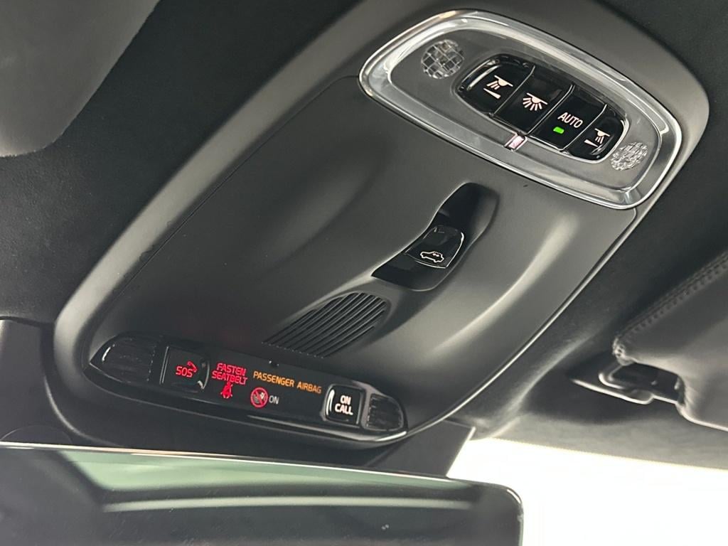 Volvo XC90 t8 390pk r-design | full options !! b&w| luchtvering| trekhaak