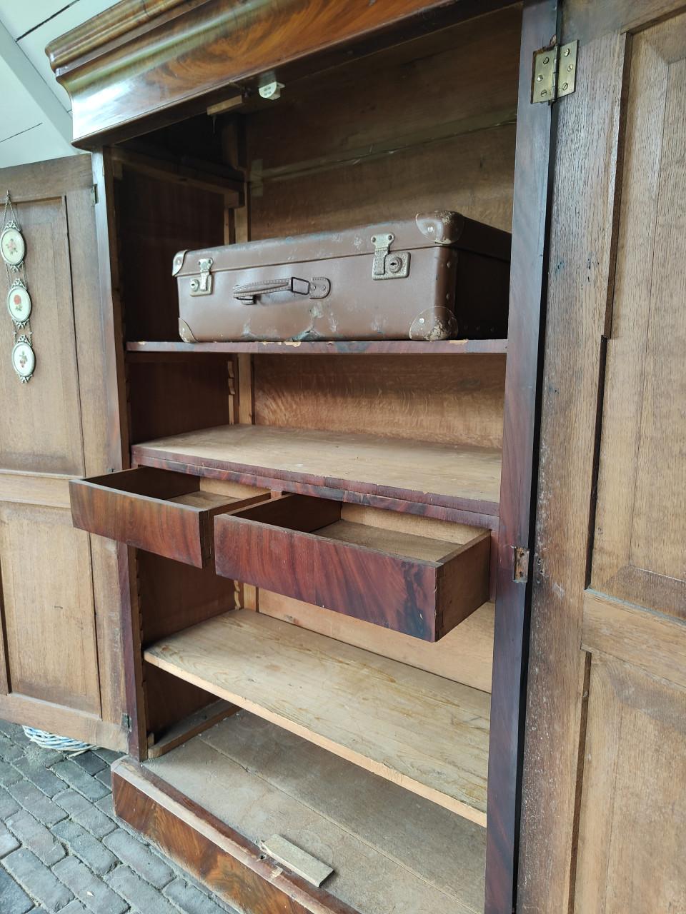 Antieke biedermeier kast