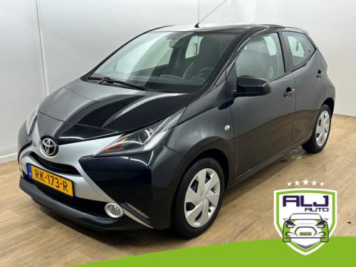 Toyota Aygo occasion 1.0 vvt-i x-play | zwart | tweedehands toyota aygo | a