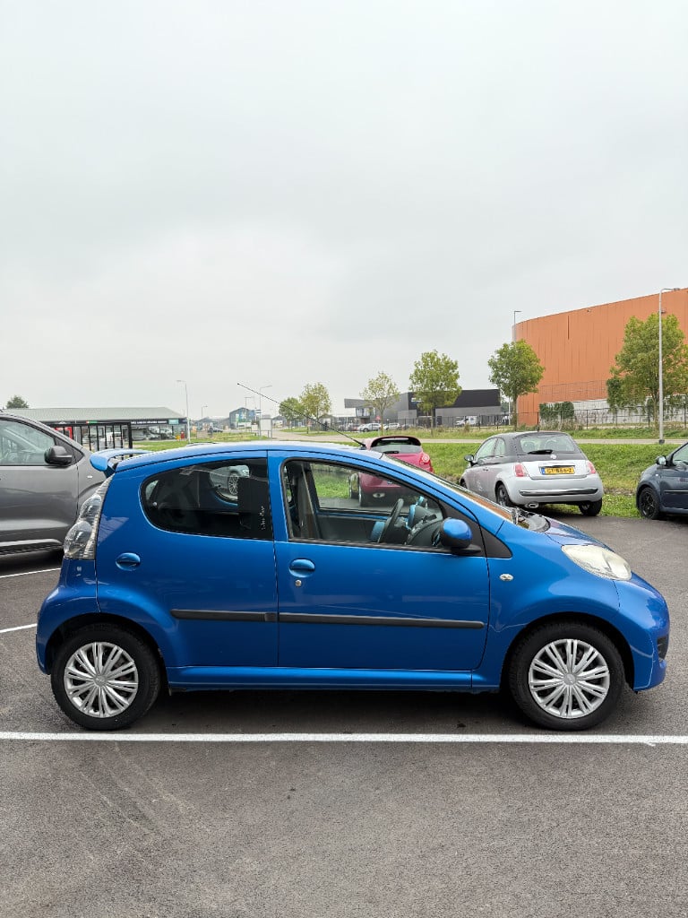 Peugeot 107 1.0 - urban move - airco - 5drs