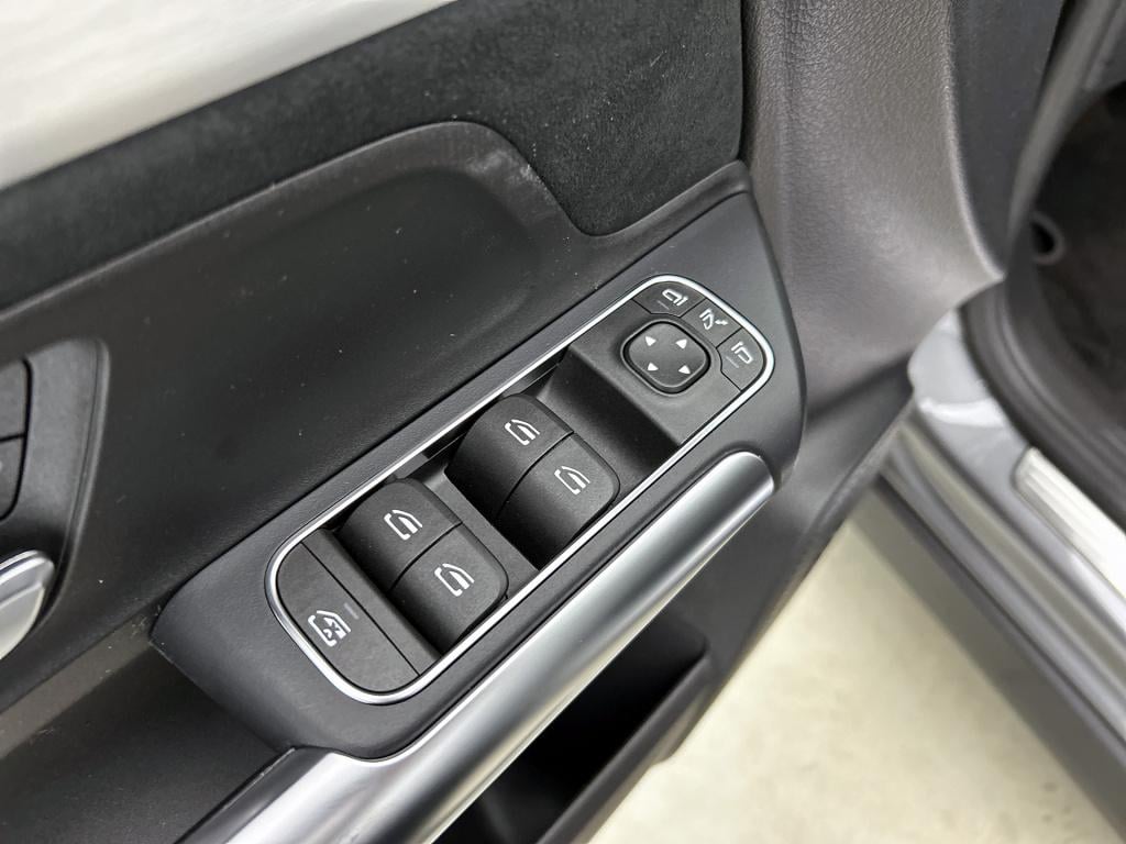 Mercedes-Benz Gla-klasse 250 e business solution amg | trekhaak | amg line 