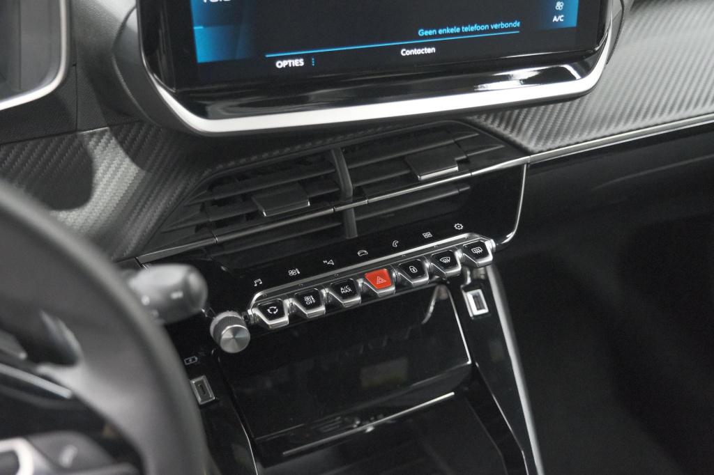 Peugeot 2008 puretech 130 eat8 allure pack | camera | apple carplay | parke