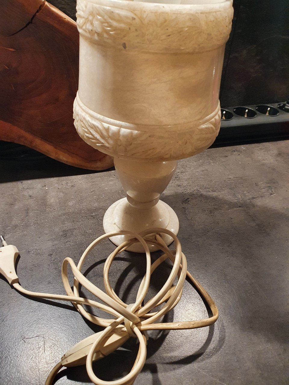 Prachtige antieke leuke marmeren tafellamp in heel mooie staat aangeboden