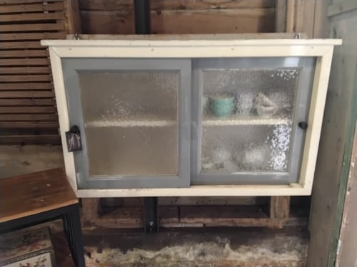 Brocante wandkastje