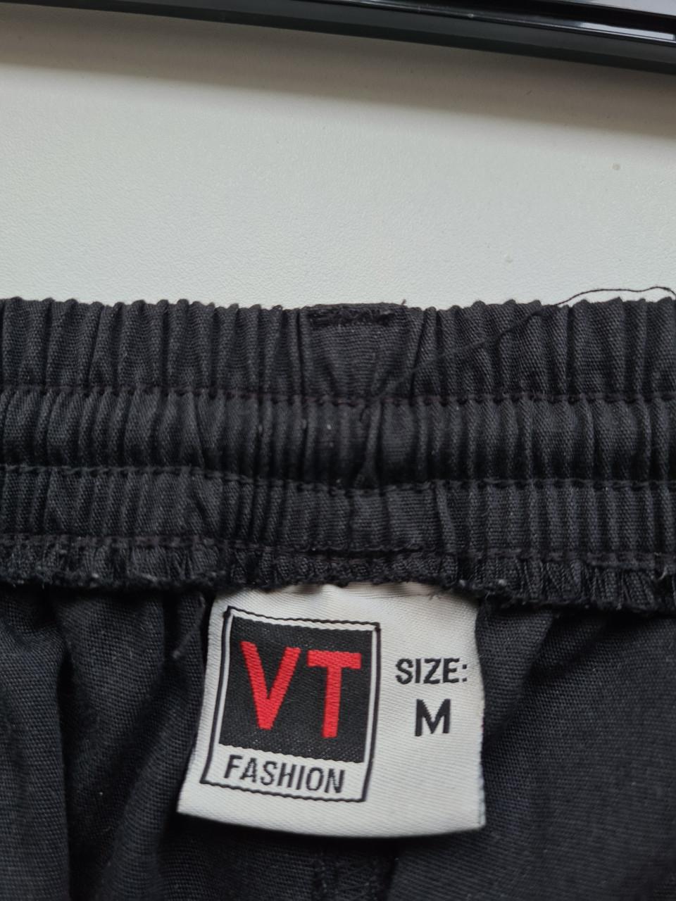 Zwarte korte broek van VT  Maat M